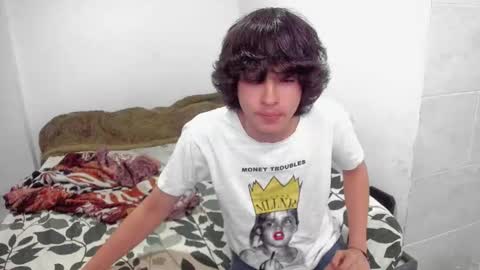 picaszomilos350 online show from November 26, 11:24 am