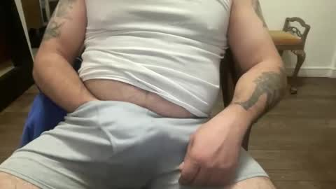 Snapshot of pierced_leather chatting on October 26, 2:57 am pierced_leather online show from October 26, 2:57 am