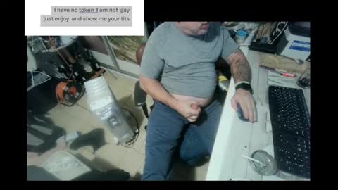 Snapshot of pini_z chatting on December 19, 7:29 pm pini_z online show from December 19, 7:29 pm