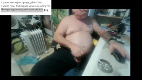 Snapshot of pini_z chatting on January 24, 10:51 pm pini_z online show from January 24, 10:51 pm