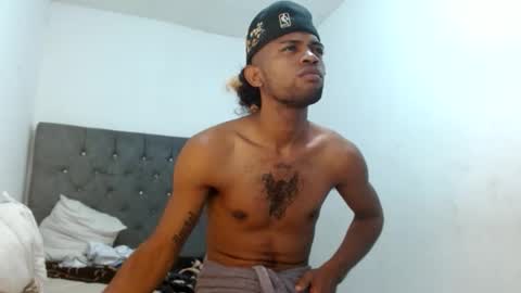 pinocho__ online show from May 16, 5:16 am