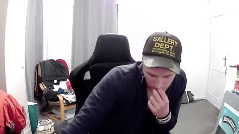 plkrisztian online show from April 19, 10:23 pm