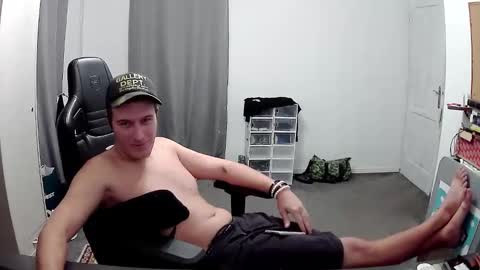 plkrisztian online show from October 29, 11:51 pm