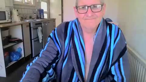 poshman65 online show from March 26, 9:57 am