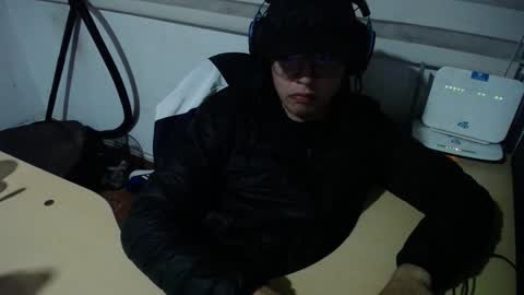 powerfulzeus2 online show from November 19, 2:55 am