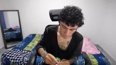 Plux online show from November 17, 1:52 am