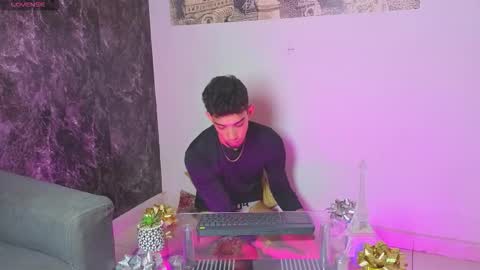 prince_arthur77 online show from March 5, 4:36 pm