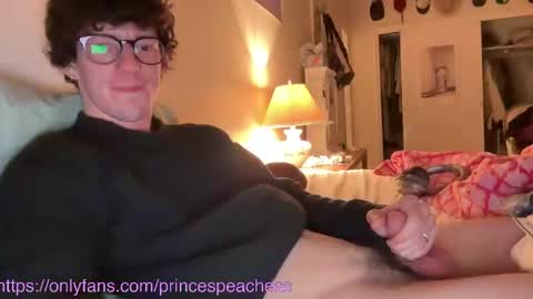 Peaches online show from November 15, 4:36 am