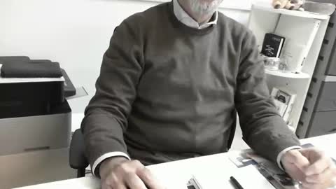 mature hairy guy online show from October 7, 3:27 pm