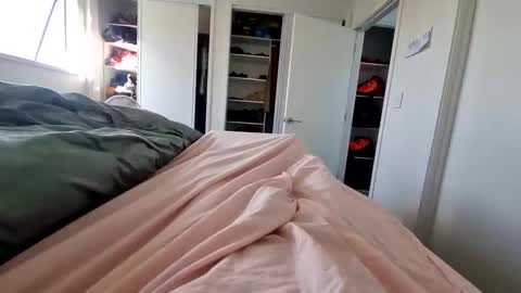 Public online show from December 5, 6:15 pm