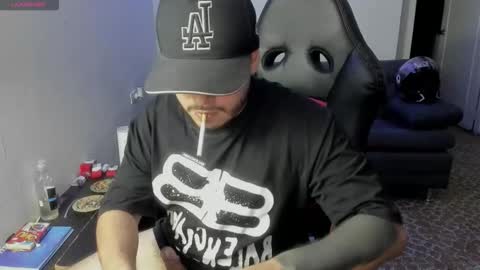 ragnar_lothbrok77 online show from February 3, 6:22 am