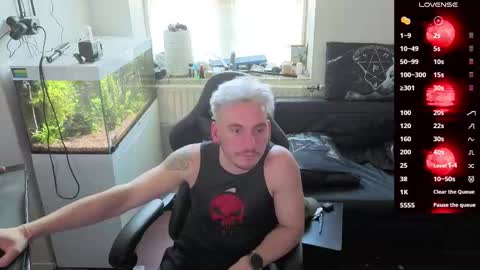 Rayzel online show from March 22, 1:49 pm