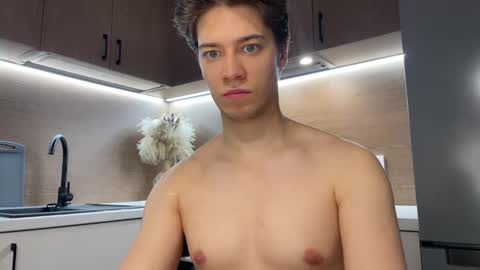 Snapshot of realsupermichael chatting on February 15, 10:00 pm AliceEve online show from February 15, 10:00 pm