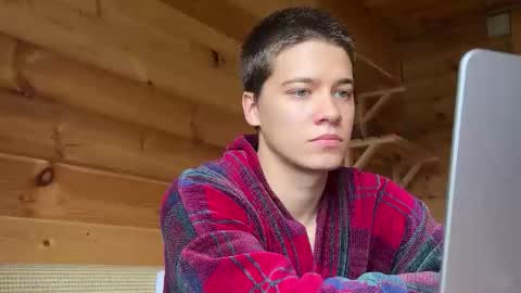 Snapshot of realsupermichael chatting on September 13, 9:10 am AliceEve online show from September 13, 9:10 am