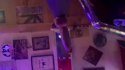 Lee online show from December 19, 4:09 am