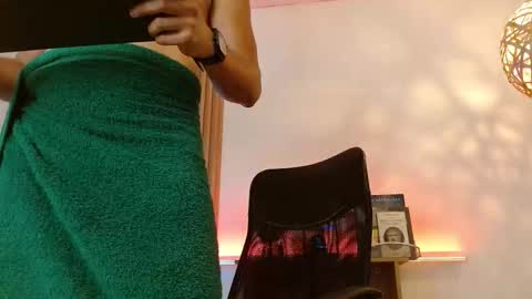   REIKO  online show from January 8, 5:40 pm