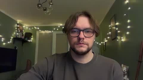 requiquie online show from October 29, 5:05 pm