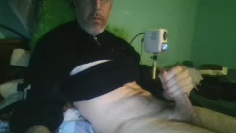 reyes_albert2006 online show from January 25, 7:39 pm