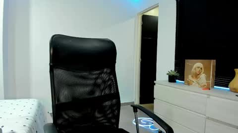 rhys_jagger_ online show from November 13, 10:09 am