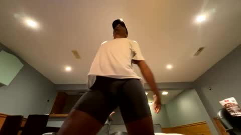 richiepeopleclub online show from April 19, 3:17 am