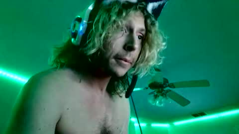 TheRealCatNoir online show from May 16, 7:49 am