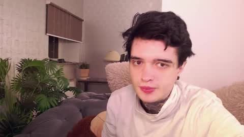 rin_cain online show from December 4, 8:29 pm