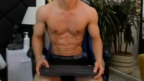 Roan Birkin online show from March 16, 7:18 pm