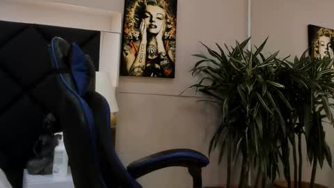 Roan Birkin online show from March 12, 11:12 pm