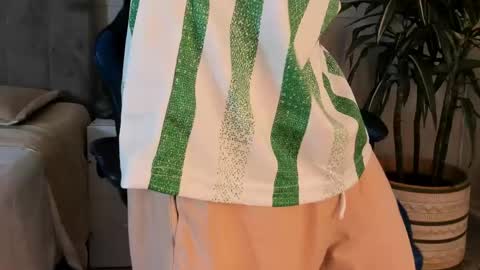 Roan Birkin online show from April 20, 8:55 pm