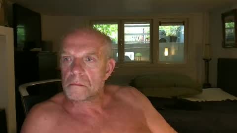 robbertnl online show from June 17, 6:15 am