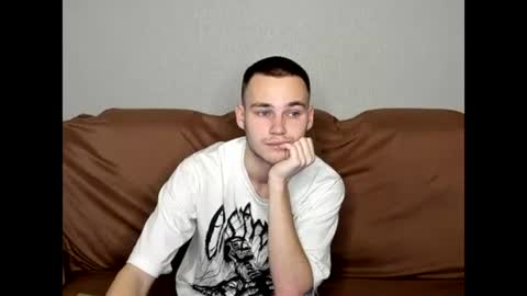 robert10211 online show from November 1, 9:08 pm