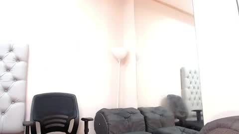 robert_kingg online show from May 23, 5:07 pm