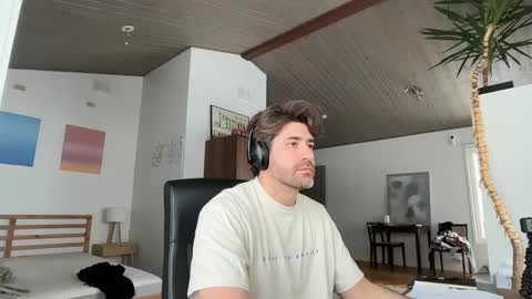 Roger Sterling online show from February 17, 9:08 am