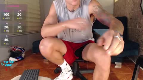 Snapshot of rogert_xx chatting on December 11, 2:54 am Rogert online show from December 11, 2:54 am