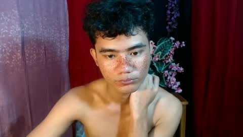 roianboyyy online show from June 26, 1:09 am