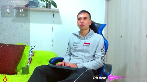 Snapshot of rolos_hot32 chatting on September 12, 11:49 pm rolos_hot32 online show from September 12, 11:49 pm