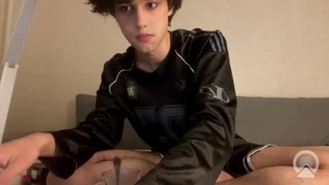 roma_shyguy_ online show from February 22, 11:17 pm