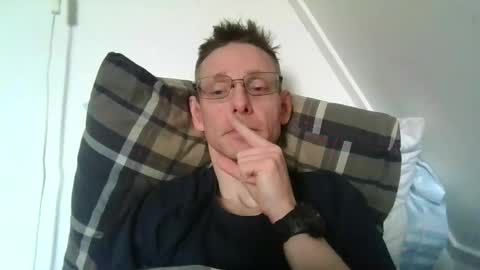 rororober online show from February 12, 9:37 am