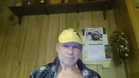 roses2u1958 online show from April 1, 12:56 am