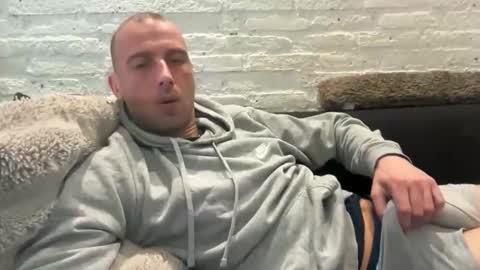 rotteei1 online show from March 9, 9:47 am