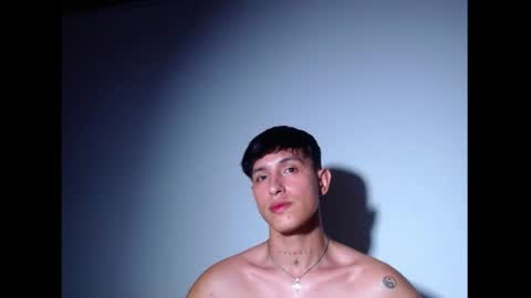 rowanboy23 online show from July 4, 4:59 am