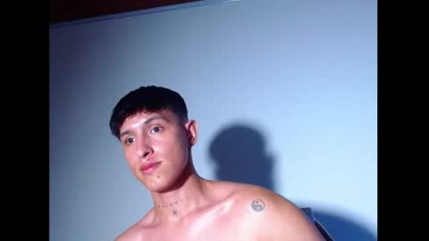 rowanboy23 online show from June 25, 5:12 am