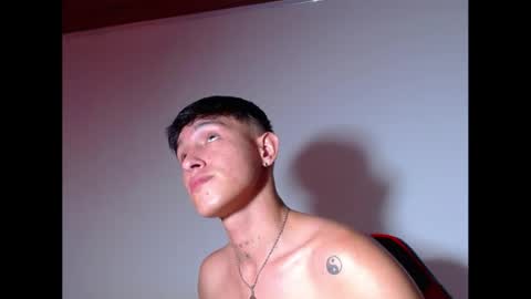 rowanboy23 online show from July 14, 9:32 pm