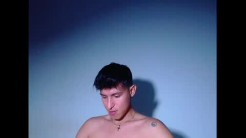 rowanboy23 online show from July 7, 3:28 am