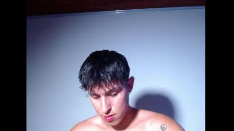 rowanboy23 online show from June 22, 11:31 pm