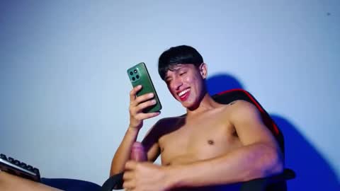 rowanboy23 online show from November 12, 1:00 am