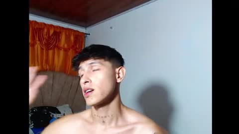 rowanboy23 online show from July 29, 1:37 am