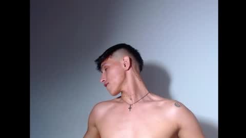 rowanboy23 online show from July 18, 2:07 am