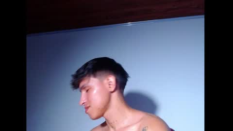 rowanboy23 online show from June 20, 11:54 pm