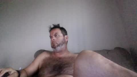rubbingoneout714 online show from May 1, 12:04 am